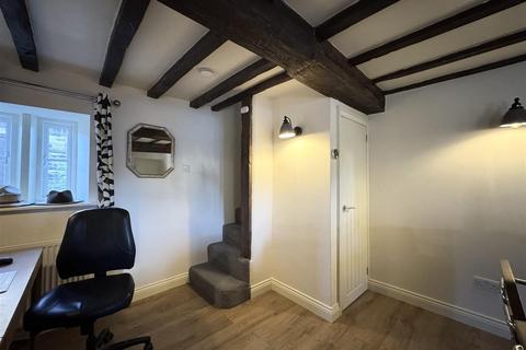 1 bedroom character property to rent, Queen Street, Skelmanthorpe, Huddersfield HD8 9DU