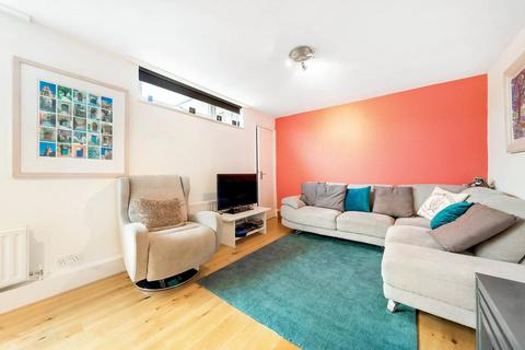 2 bedroom flat to rent, Carminia Road, Balham, London, SW17