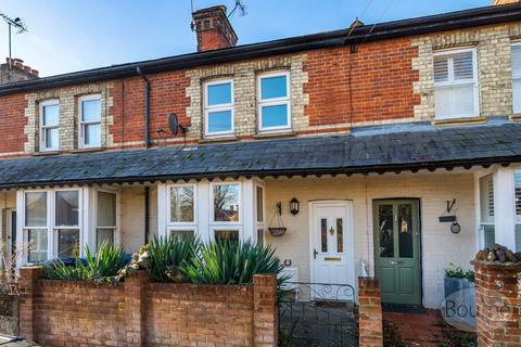 2 bedroom terraced house for sale, St. James Avenue, Farnham, Surrey, GU9