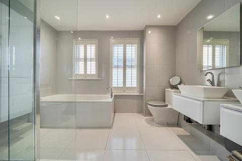 4 bedroom terraced house for sale, Halons Road, Eltham