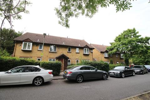 1 bedroom house to rent, Albany Park, Colnbrook, Slough, SL3