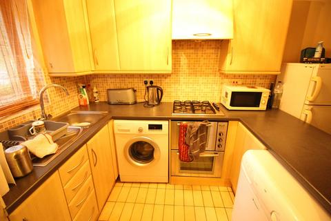 1 bedroom house to rent, Albany Park, Colnbrook, Slough, SL3