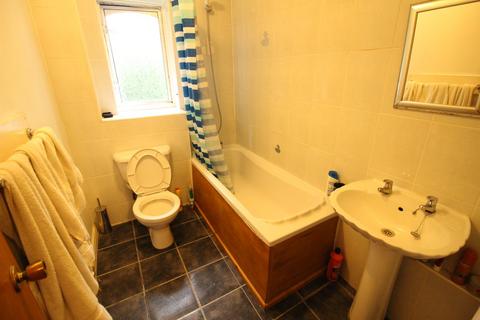 1 bedroom house to rent, Albany Park, Colnbrook, Slough, SL3