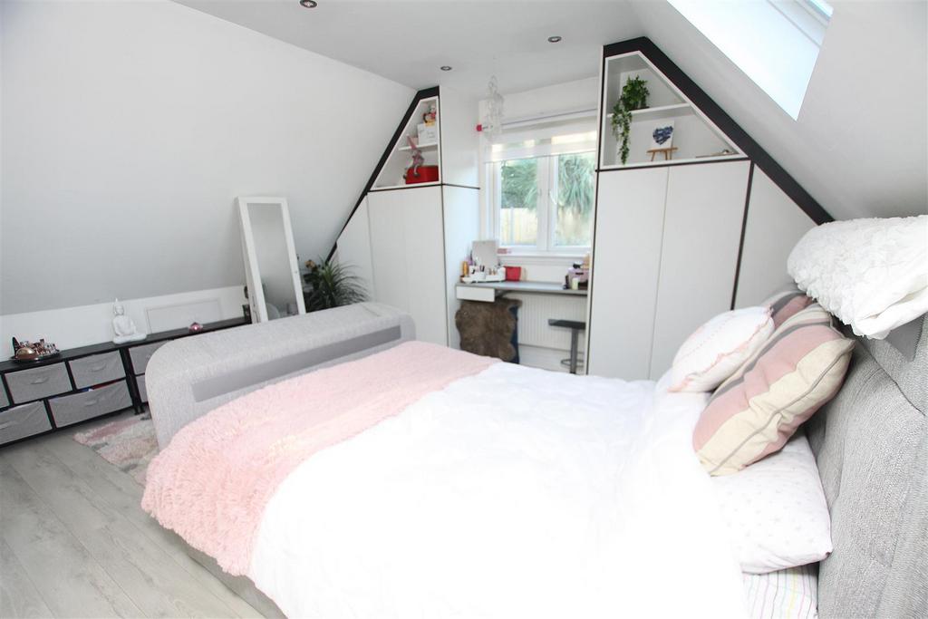 Bedroom one.jpg