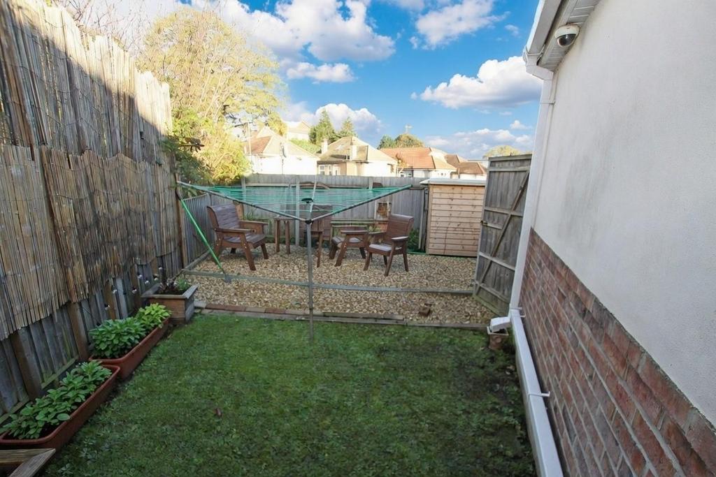 Side garden.jpeg