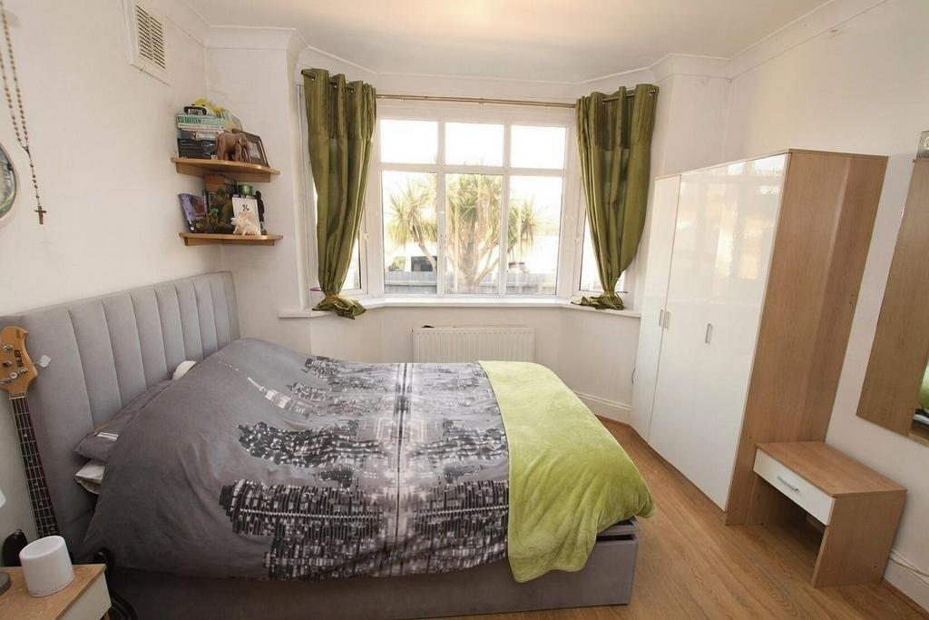 Bed 3.jpeg