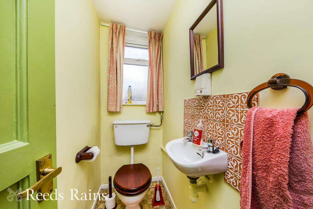 Cloakroom/ Wc