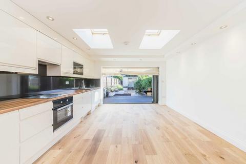 undefined, North Road, Kew TW9
