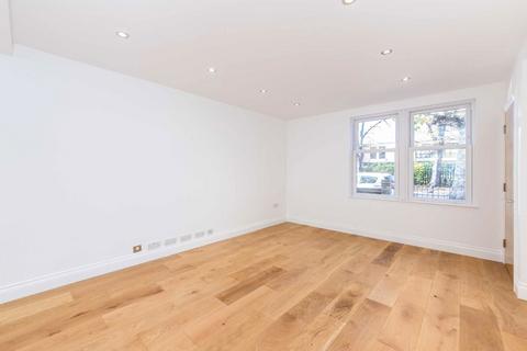 undefined, North Road, Kew TW9