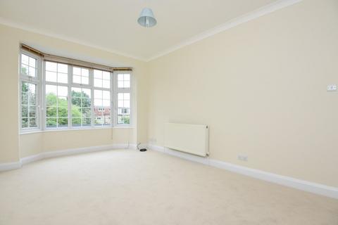 2 bedroom flat to rent, Etchingham Park Road, London, N3