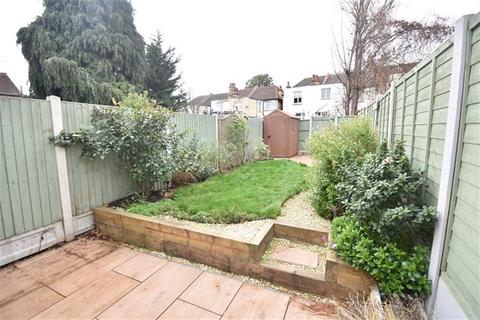 undefined, Oakleigh Avenue, SS1