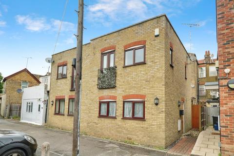 undefined, Shoe Lane, Westcliff On Sea, SS0
