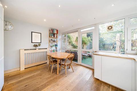 3 bedroom terraced house for sale, Halsmere Road, London SE5