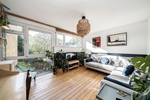 3 bedroom terraced house for sale, Halsmere Road, London SE5
