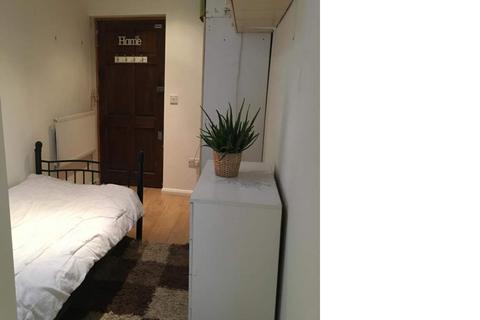 undefined, Little Park Drive, Feltham TW13