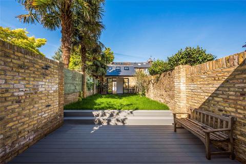 3 bedroom terraced house to rent, Queens Road, East Sheen, London