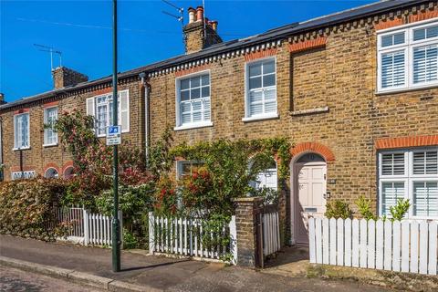 3 bedroom terraced house to rent, Queens Road, East Sheen, London