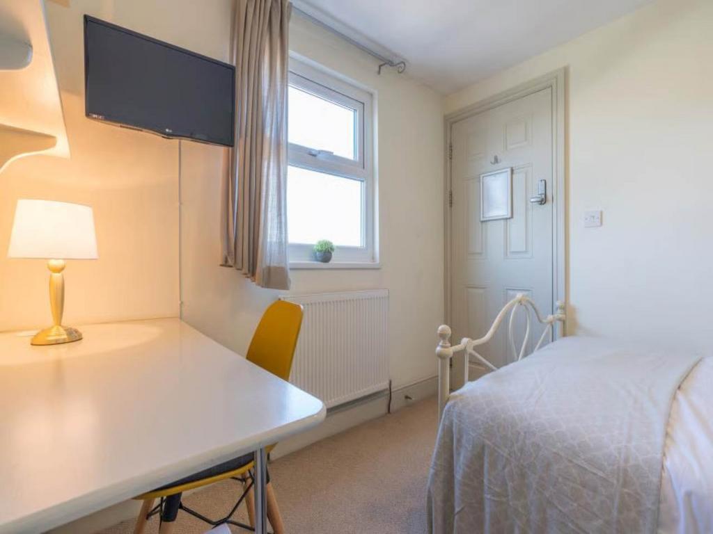 Bedroom 2 Reverse