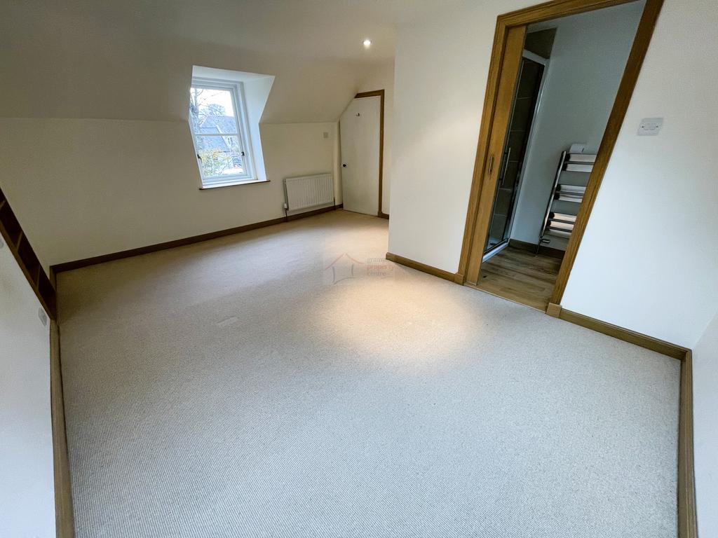 Bedroom 1b.JPG