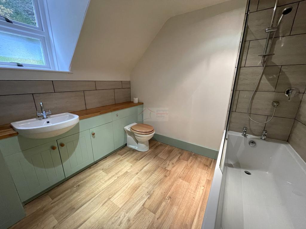 Bathroom.JPG