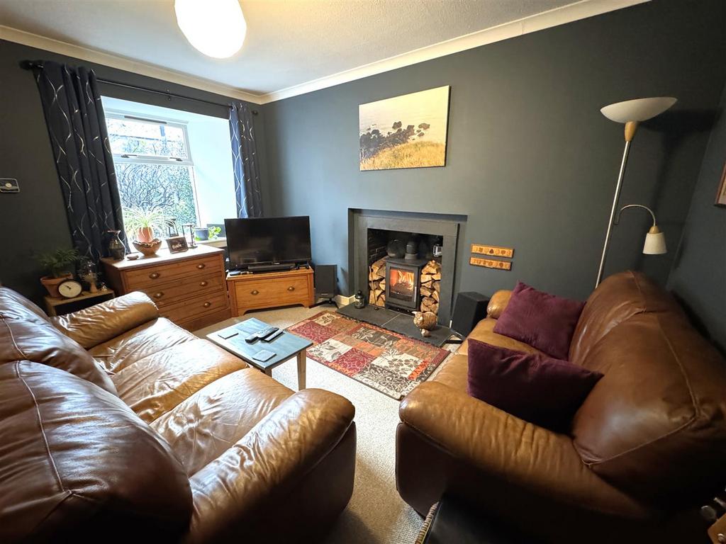 Lounge 11.jpg