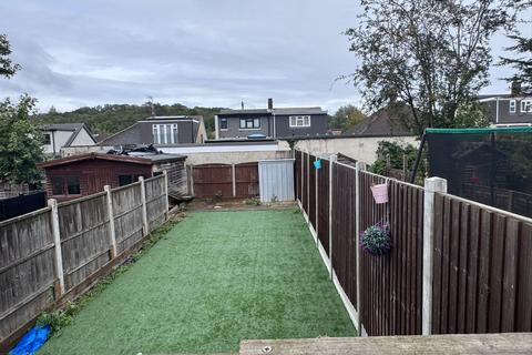 undefined, House Share – Spacious Double Room In Ilford