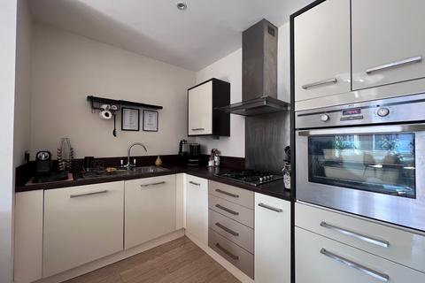 2 bedroom flat to rent, Plasnewydd House, 29 The Parade, Roath, CF24