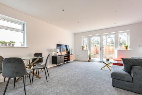 undefined, Eastwoodbury Lane, Southend-on-sea, SS2