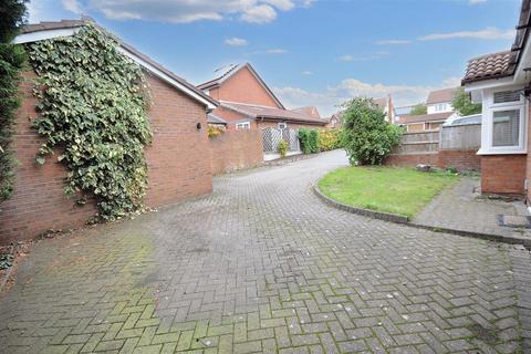 undefined, Bowers Court, Stone