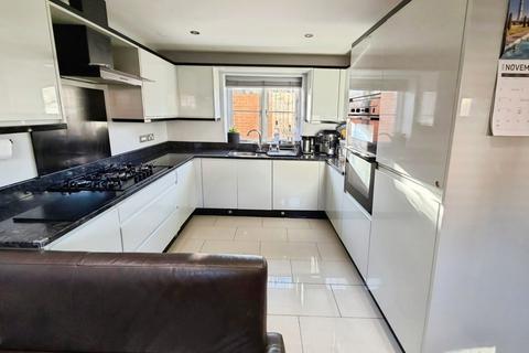 3 bedroom detached house to rent, Parish Mews, Hampton-In-Arden, Solihull