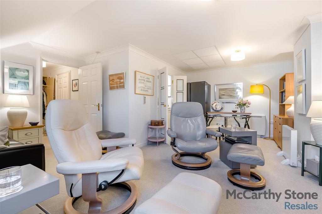 8671806-interior13.jpg