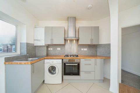 3 bedroom maisonette to rent, Page Street, London NW7