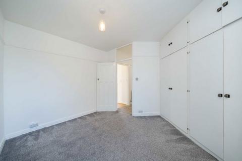 3 bedroom maisonette to rent, Page Street, London NW7