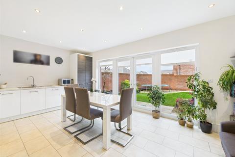 3 bedroom detached house for sale, Meadowsweet Road, Cheltenham, Gloucestershire, GL53