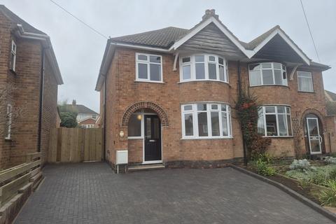3 bedroom semi-detached house to rent, Abingdon Road, Melton Mowbray, LE13