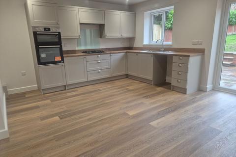 3 bedroom semi-detached house to rent, Abingdon Road, Melton Mowbray, LE13
