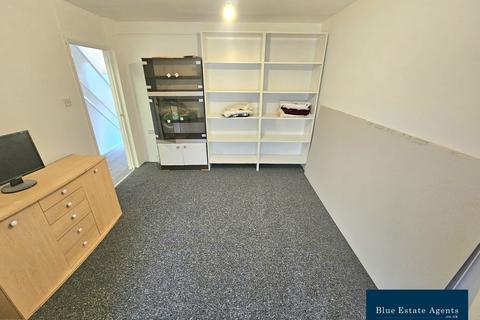undefined, Kingsbridge Road, Southall, UB2