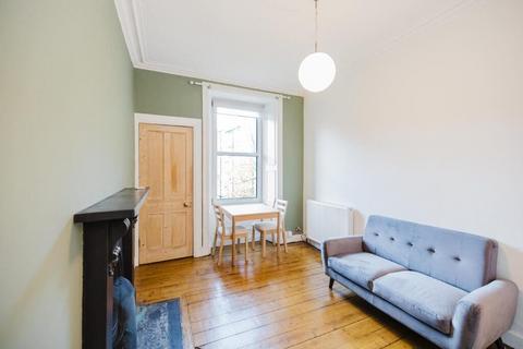 2 bedroom flat to rent, 0374L Caledonian Place, Edinburgh, EH11 2AW