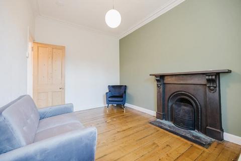 2 bedroom flat to rent, 0374L Caledonian Place, Edinburgh, EH11 2AW