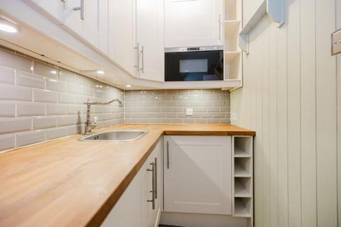 2 bedroom flat to rent, 0374L Caledonian Place, Edinburgh, EH11 2AW