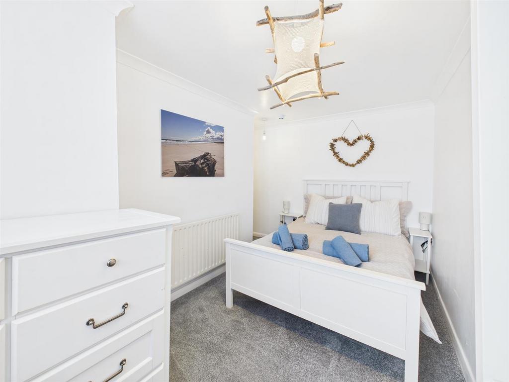 Bedroom: