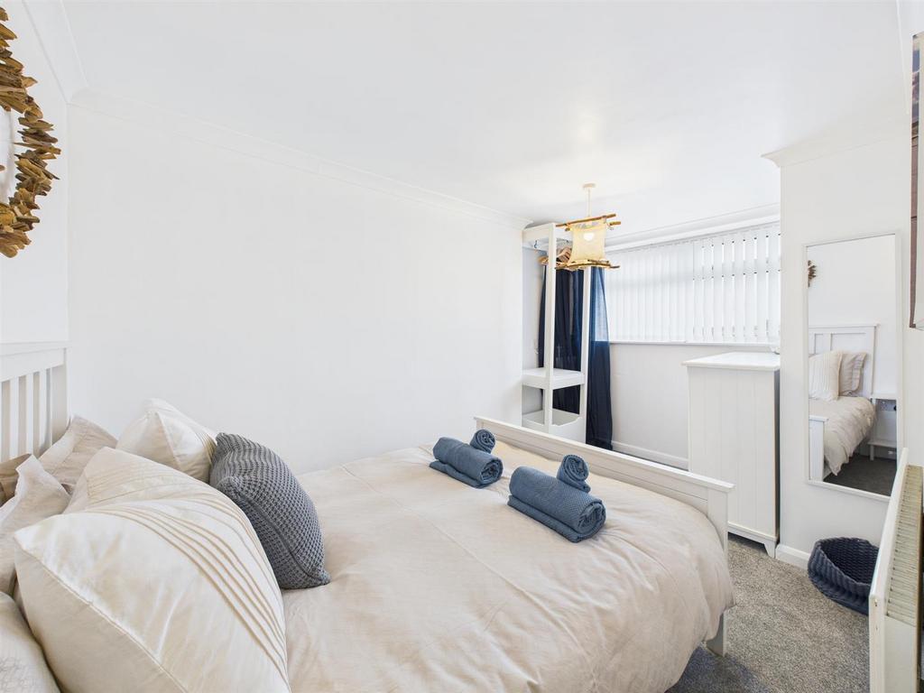 Bedroom: