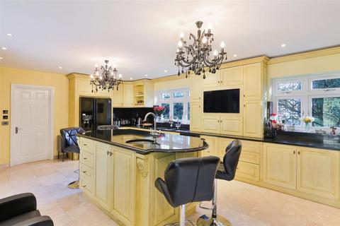 undefined, Kingswood Warren