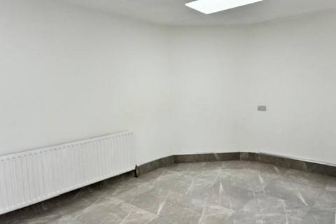 3 bedroom detached house to rent, Arbury Road, CV10