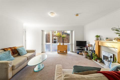 2 bedroom apartment for sale, Derby Court, Derbyshire Road, Sale
