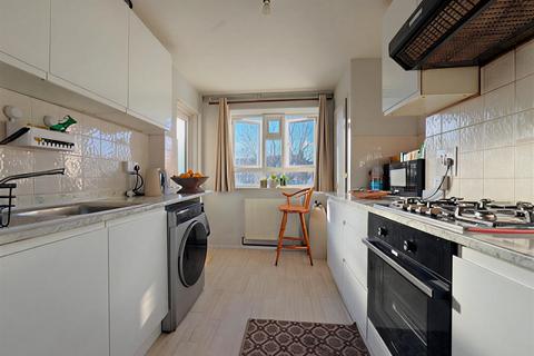 2 bedroom flat to rent, Poplar Court, Gap Road, Wimbledon, SW19