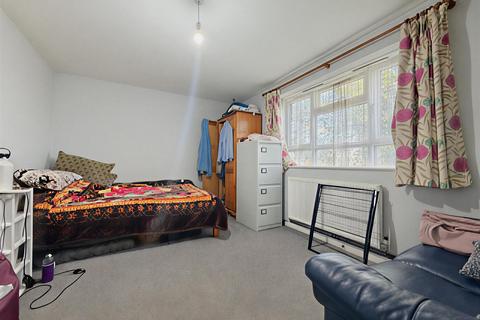 2 bedroom flat to rent, Poplar Court, Gap Road, Wimbledon, SW19