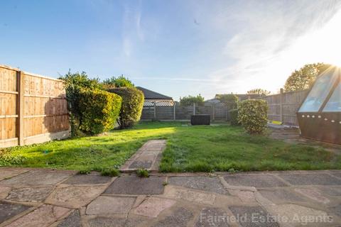 undefined, Greenfield Avenue, Carpenders Park