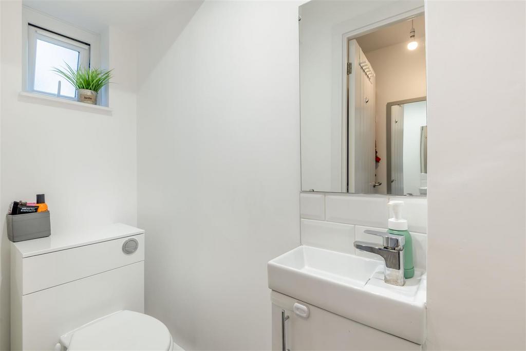 8672335-interior01.jpg