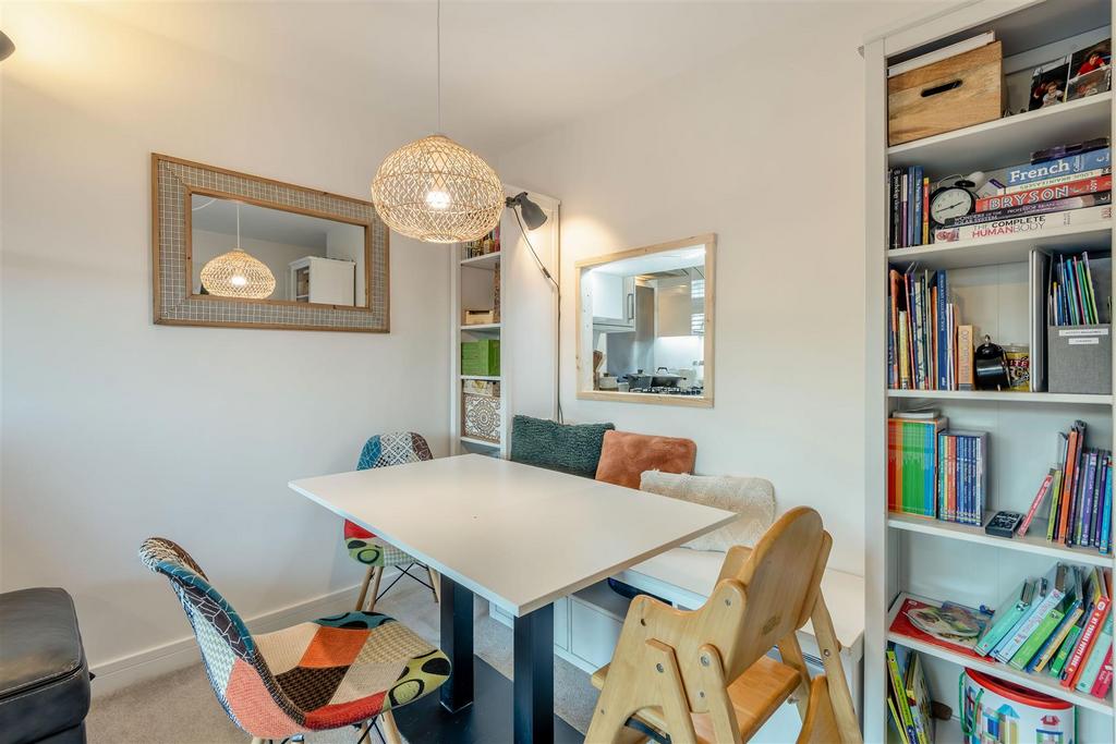8672335-interior16.jpg
